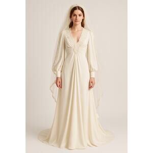 1970s Vintage Wedding Gown w/ Bustled Train & Veil ILGWU Union small